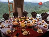 Good More Fun Guesthouse Hotels in Songpan