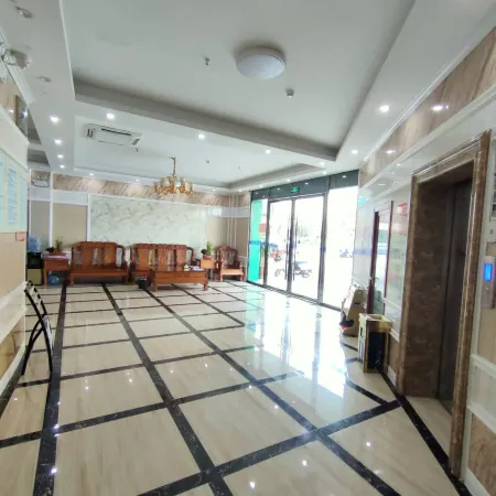 Longzhou Guilong Business Hotel