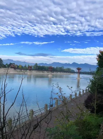 Yuantong Ancient Town Courtyard Inn
