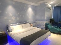 花漾时尚酒店(菏泽万达广场店) - 冰雪世界大床房
