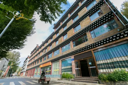 Daocheng Tianxi Hotel Отели рядом с достопримечательностью «Daocheng»