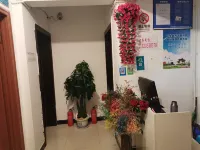 Lingyuan Hostel