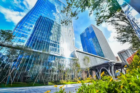 Delta Hotels by Marriott Kunming Отели рядом с достопримечательностью «Kunming University»