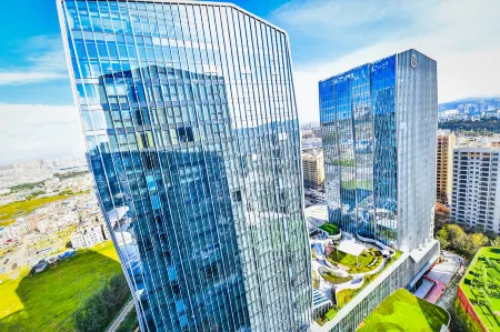 Delta Hotels by Marriott Kunming Отели рядом с достопримечательностью «Kunming University»