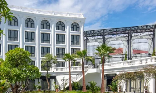 Silk Path Grand Hue Hotel