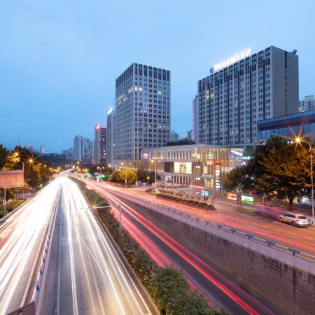 Jinyue Shanglv Boutique Hotel (Chongqing Times Paradise Walk) Отели рядом с достопримечательностью «Чунцин Цзян и Улицы и начальная школа»