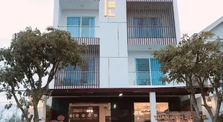 Tuan Anh 2 Hotel Отели рядом с достопримечательностью «Cầu Nhật Lệ 2»