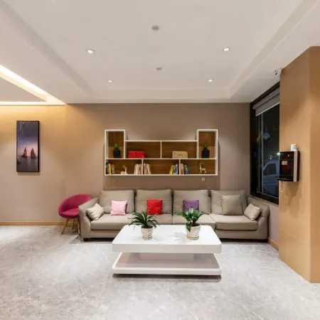 Chuxing Xinxuan Hotel (Lichuan Central Passenger Transport Dongfangcheng)