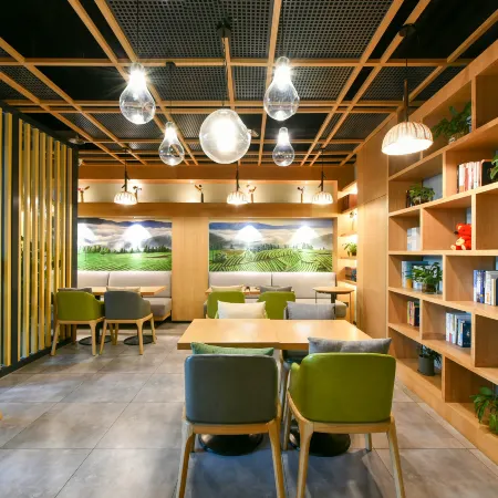 TRUE GO Hotel (Beijing Nanluoguxiang Andingmen Subway Station) Отели рядом с достопримечательностью «Станция Andingmen»