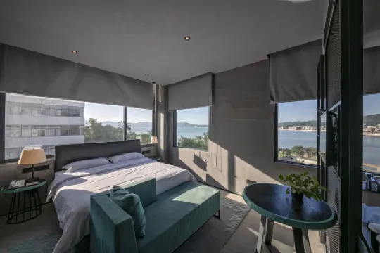 YueLanwan Seaside Resort Hotel