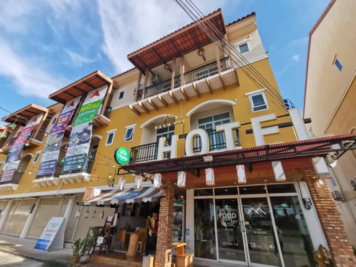 Baan Urt Suratthani Airport Hotel
