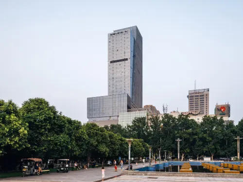 Handan New Century Congtai Park Atour Hotel فنادق في خاندان