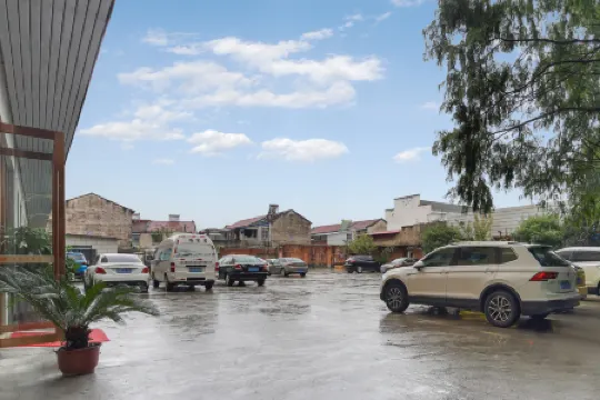 Vienna Hotel (Qianshanchuanxuan)