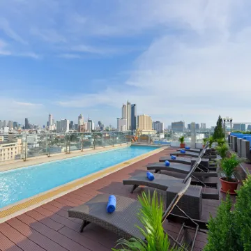 Hotel Royal Bangkok Hotels near Chao Phraya River