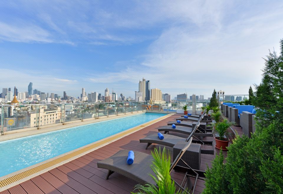 4. Hotel Ro..