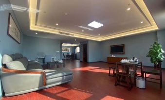 Xixia Fangyuan International Tongfengxiang Hotel