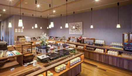 Hotel Route-Inn Tsuyama Ekimae Отели рядом с достопримечательностью «Kumenosato Road Station»