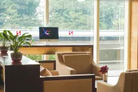 Swiss-Belhotel Serpong - bar