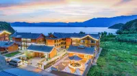 Lugu Lake View Hotel Các khách sạn gần Lover Tree