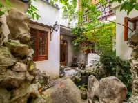 Pinyuan Homestay (Suzhou Humble Administrator's Garden Guanqian Street Branch) Hotels near Humble Administrator's Garden