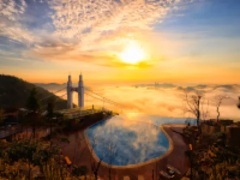 Rezen Retreat tianqiao xianju  Xianju (Jishou Aizhai Bridge Branch) Hotel di Jishou