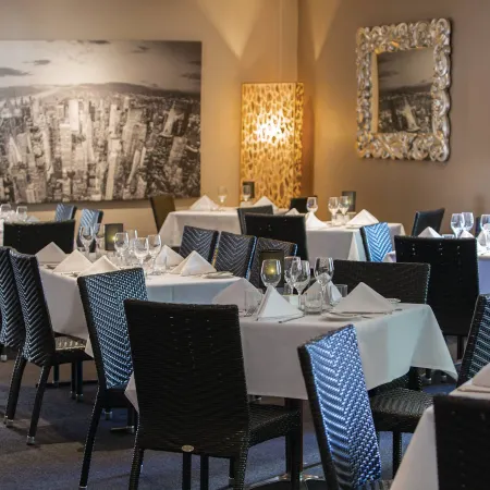 Adina Apartment Hotel Brisbane Anzac Square Отели рядом с достопримечательностью «Площадь Анзак»