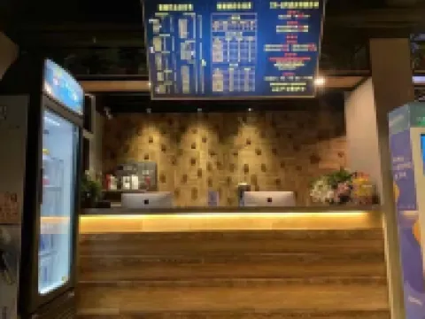 肥東嗯哼電競民宿