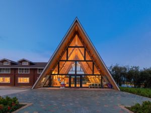 Diyin Lake Lakeside Holiday Wooden House