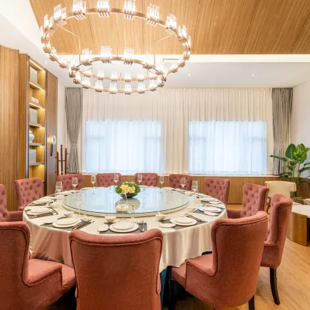 Longnan Jinyang Hotel