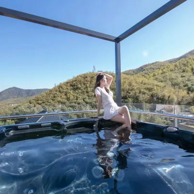 Moganshan Yuezhu Parent-child Hot Spring Holiday Homestay (Firefly Base Branch) โรงแรมใกล้ตลาดวัฒนธรรมของหมู่บ้าน
