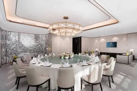 Delphi Sky Hotel (Guangxi Sports Center) Отели рядом с достопримечательностью «Guangxi Electric Power Vocational and Technical College (Wuxiang Campus)»