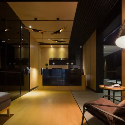 Sfeel Designer Hotel (Chengdu Jiuyan Bridge Shop) Hotels near جامعة سيتشوان