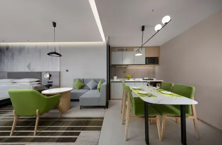 Holiday Inn & Suites Wuhan International Expo Отели рядом с достопримечательностью «Wuhan University of Science and Technology Department of Physical Education (Maojiawan)»