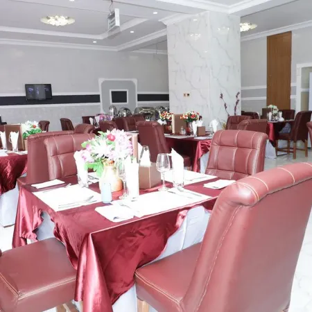 Glo-Ran Hotel and Event Place