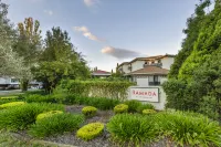 Ramada By Wyndham Diplomat Canberra فنادق في 