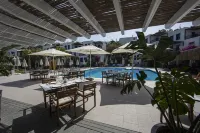 Dorman Suites Hotels near Manuela Temple Bar