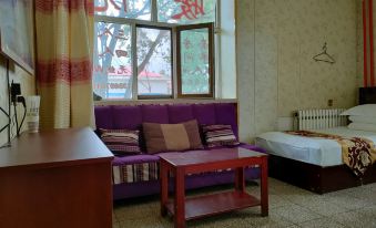 Yueyue Family Hotel (Haitang Jintan Road)