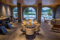 Puzhe Heishui Yueshan 270 ° Borderless Pool C Lake View Hotel