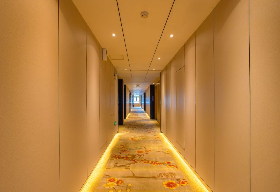 4. 진구 앨리 호텔..