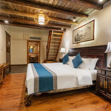 Yangshuo Molan Mountain Residence Ancient Architecture Cultural Homestay (Yulong River Scenic Area)