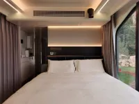 Yuwangtai space capsule Hotels in Ruicheng County