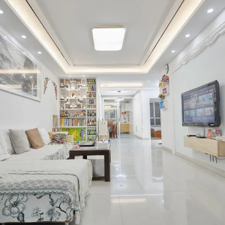 Qingdao Qinhai Life First Line Seaview Holiday Apartment Отели рядом с достопримечательностью «Пляж Голден-Бич»