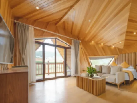 Autumn's Pond Resort Hotels in Nanjiang