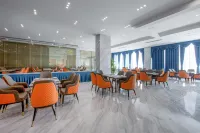 Yunxuan Hotel(Jianxin Square Xiangtan Medical College Store)