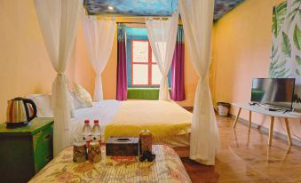 Yading Totem Boutique Inn