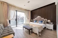 lucky hotel