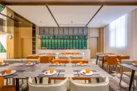 World Smart Hotel (Lankao Jiaoyulu Memorial Hall)
