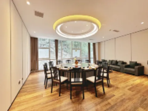 Chanyi Guiyunju Hotel فنادق في تشانغ نينغ