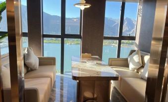 Lhasa James Joyce Coffetel Ruipin Hotel