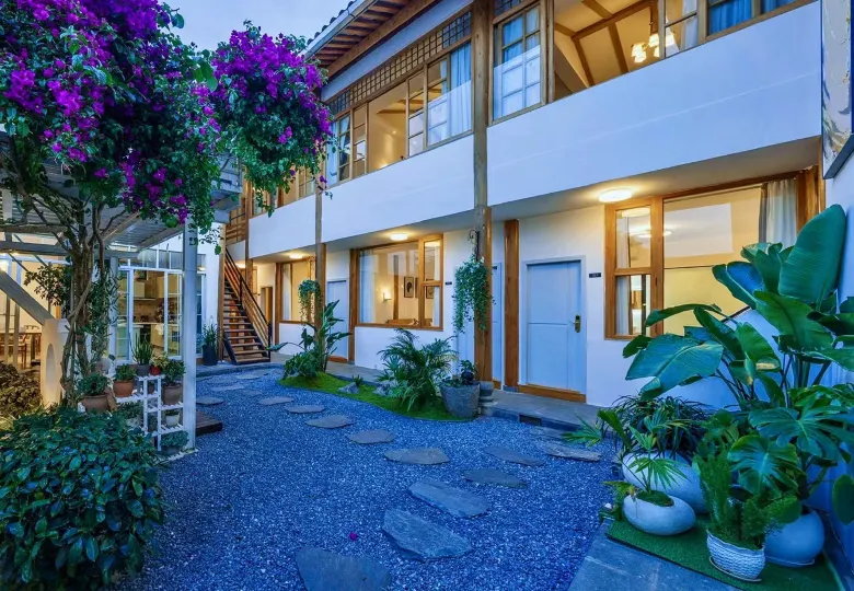 Daoxiang Light Luxury View Inn (Tengchong Heshun Ancient Town Branch)